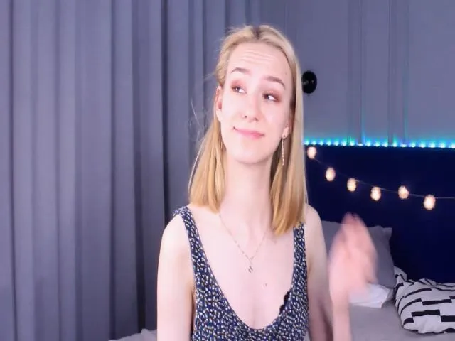 Live sex webcam photo for RamonaK #273115522