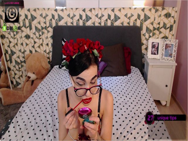 Live sex webcam photo for RaniaVibes #272181753