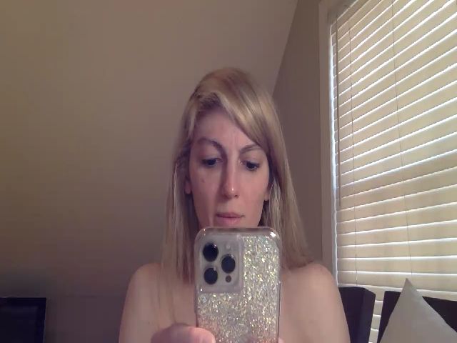 Live sex webcam photo for RavenRubyRose #272490775