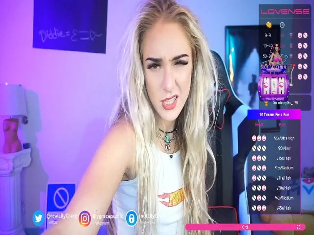 Live sex webcam photo for RealLilyGrace #274062706