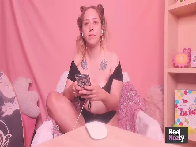 Live sex webcam photo for Realnazty #272902994