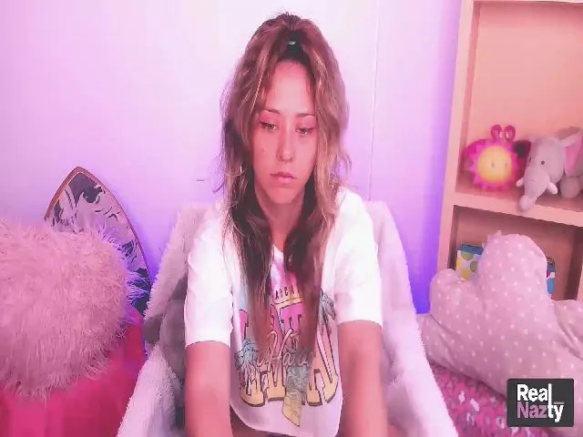 Live sex webcam photo for Realnazty #273603279