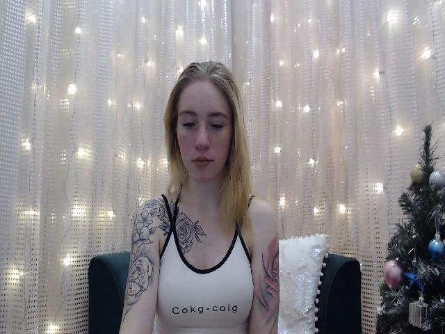 Live sex webcam photo for RedBerryy #271810732