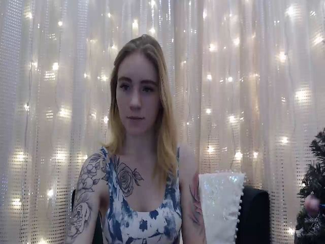 Live sex webcam photo for RedBerryy #271987958