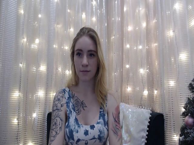 Live sex webcam photo for RedBerryy #271988919