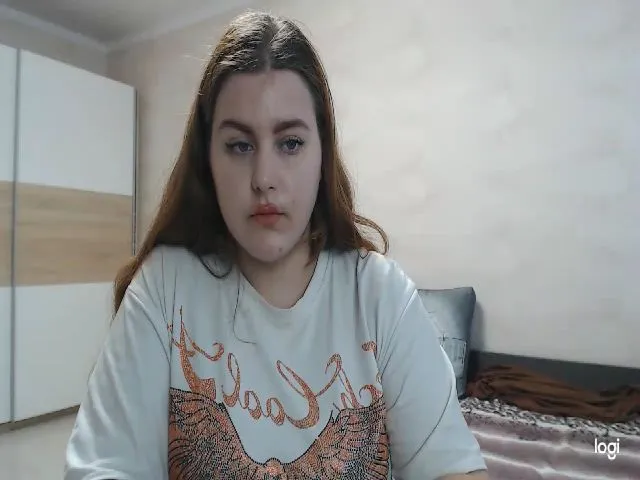 Live sex webcam photo for RedBestie #275047967