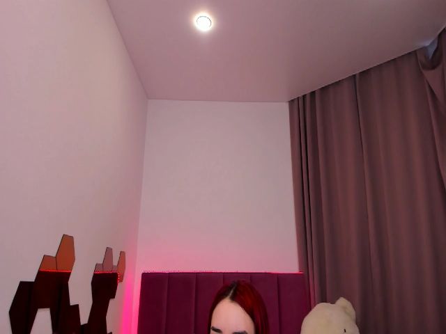 Live sex webcam photo for RedCat18 #272031723