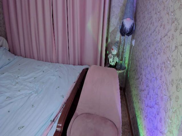 Live sex webcam photo for Red_Canary #271689224