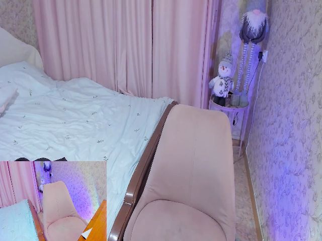 Live sex webcam photo for Red_Canary #271714445