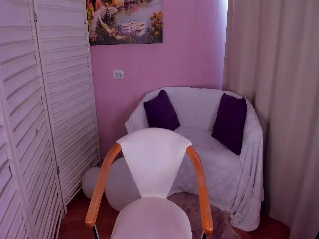 Live sex webcam photo for Red_Canary #272376614