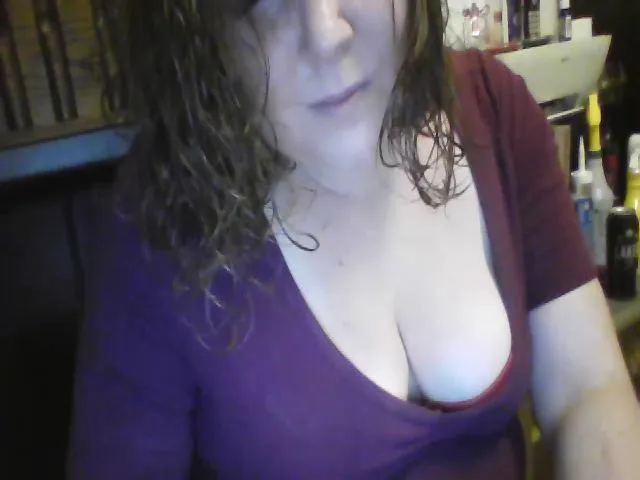 Live sex webcam photo for Redheadlove1_ #272797453