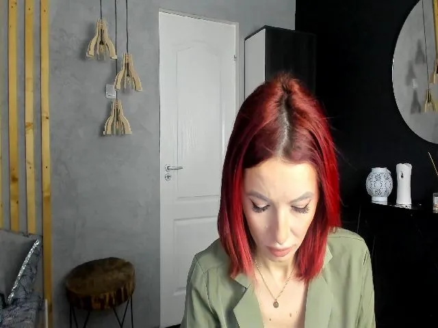 Live sex webcam photo for Redkendra #272185225