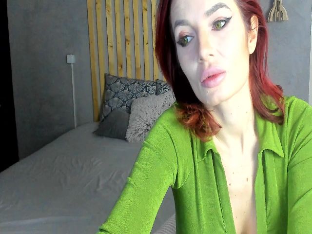 Live sex webcam photo for Redkendra #272236143