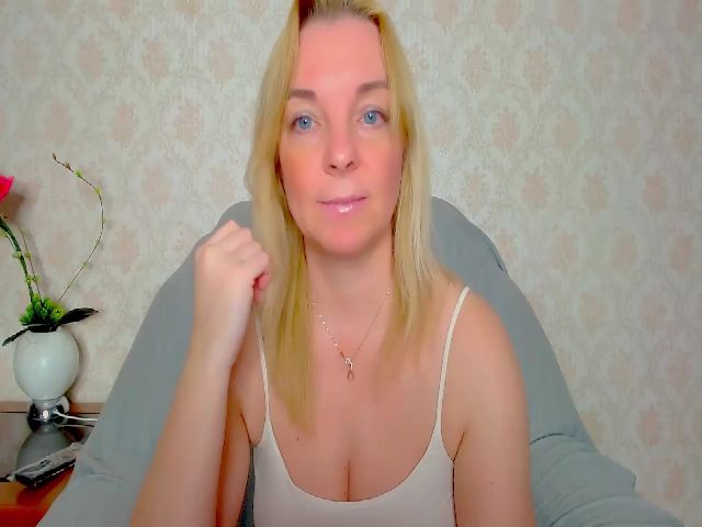 Live sex webcam photo for ReganLovely #272804895