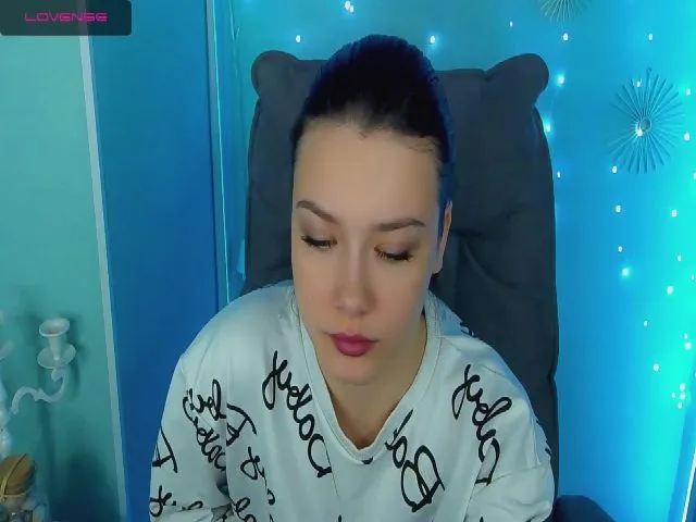 Live sex webcam photo for ReginaVin #272080018