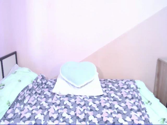 Live sex webcam photo for RegyneOne #273919542