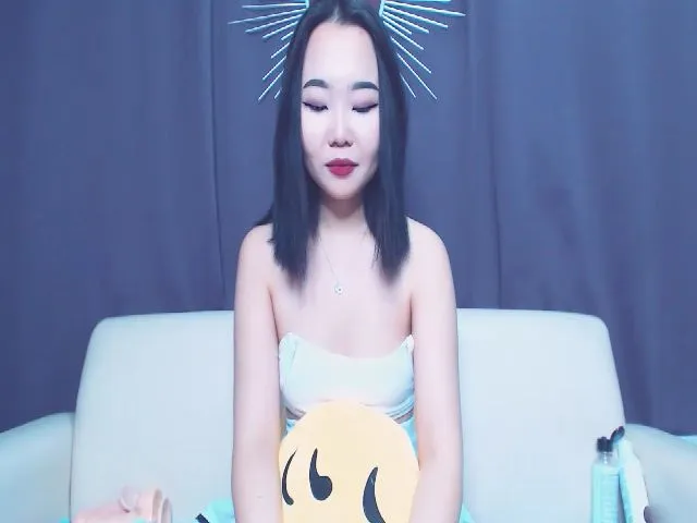 Live sex webcam photo for RemyAsian #271688012