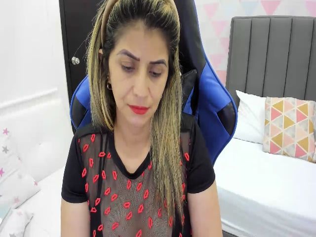 Live sex webcam photo for Renata_t_ #272714110