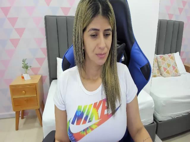 Live sex webcam photo for Renata_t_ #272736805