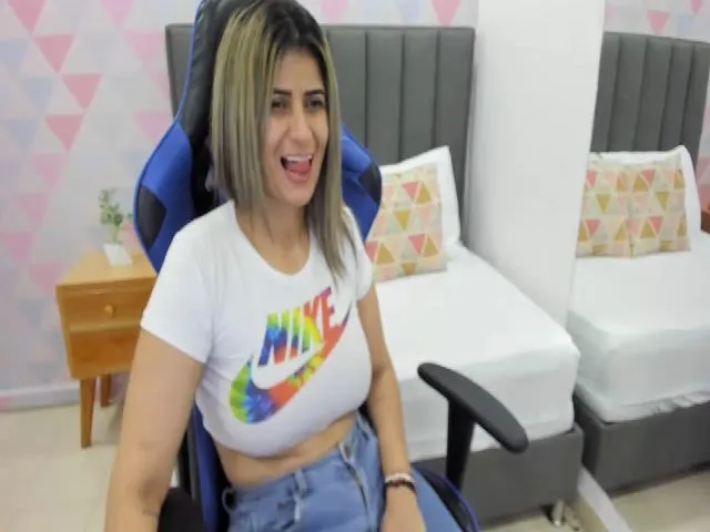 Live sex webcam photo for Renata_t_ #272877881