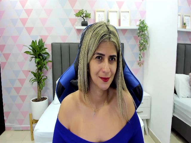 Live sex webcam photo for Renata_t_ #273485113