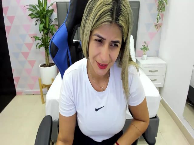 Live sex webcam photo for Renata_t_ #273869720