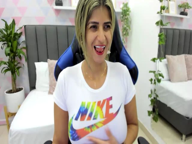 Live sex webcam photo for Renata_t_ #273913564