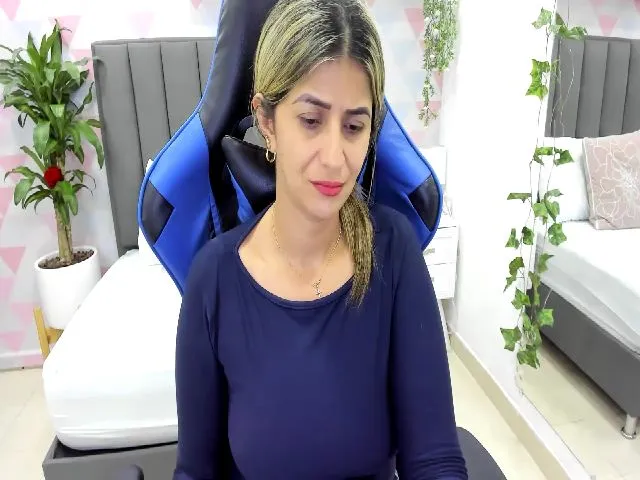 Live sex webcam photo for Renata_t_ #274190387