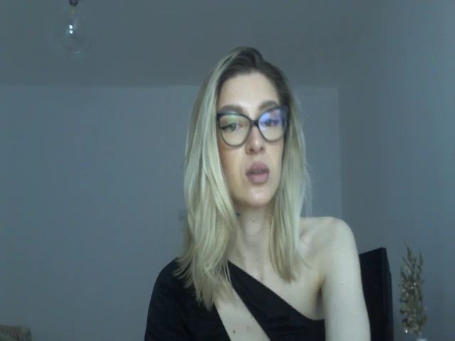 Live sex webcam photo for Renee_W #273639949