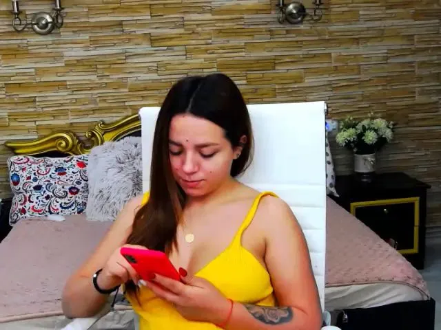 Live sex webcam photo for RenesmeSweet #272837003