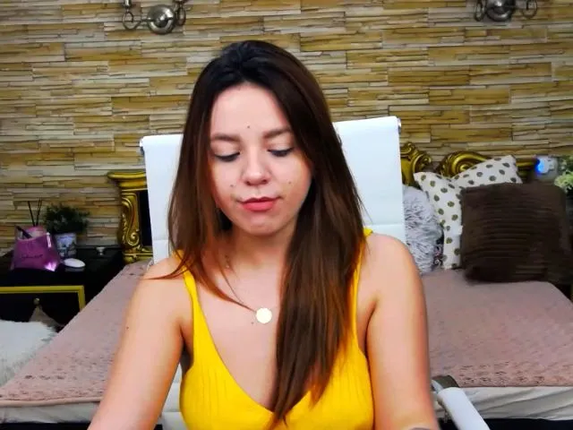 Live sex webcam photo for RenesmeSweet #272884276