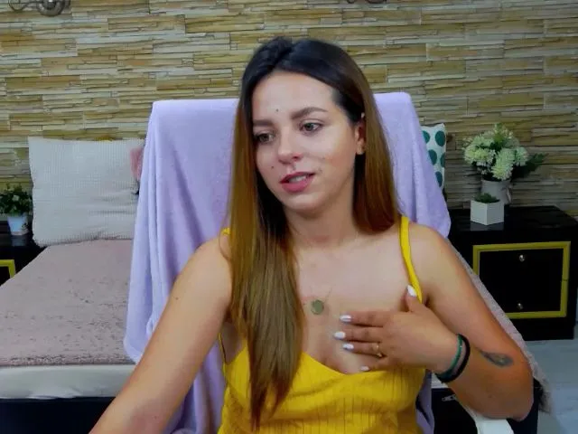 Live sex webcam photo for RenesmeSweet #273946976