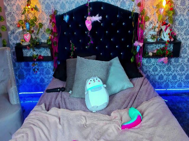 Live sex webcam photo for Revyscarletf_ #271924461