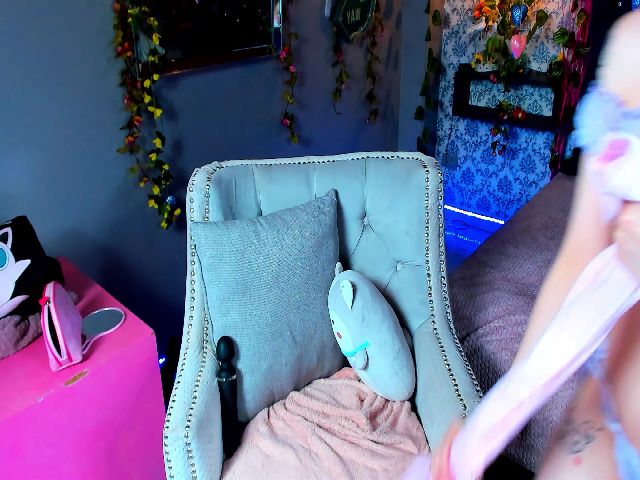 Live sex webcam photo for Revyscarletf_ #271970014