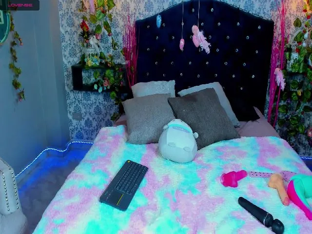 Live sex webcam photo for Revyscarletf_ #273005050