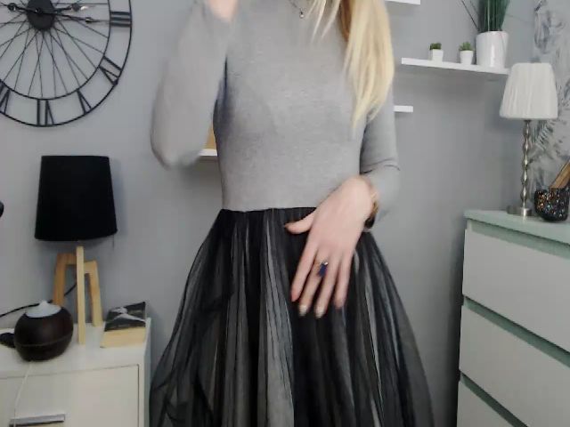 Live sex webcam photo for RikaXxX1 #272629682