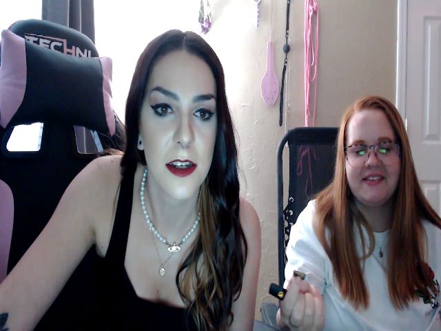 Live sex webcam photo for RileyRouxx #273400025