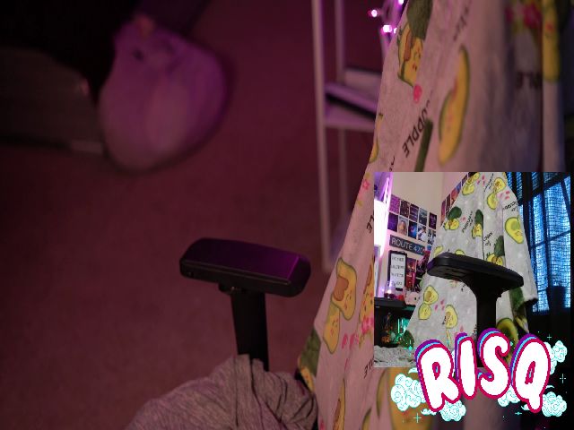 Live sex webcam photo for RisqueeSlayyy #272377005