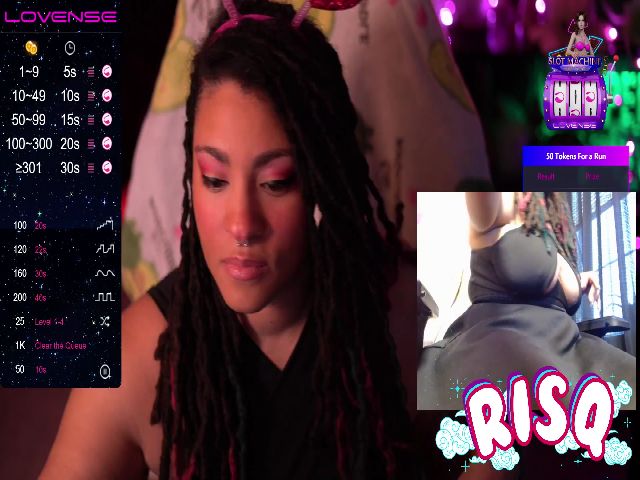 Live sex webcam photo for RisqueeSlayyy #272413999