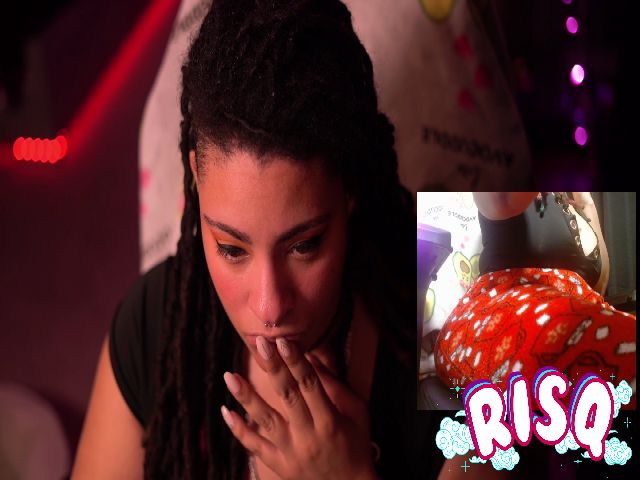 Live sex webcam photo for RisqueeSlayyy #272445499