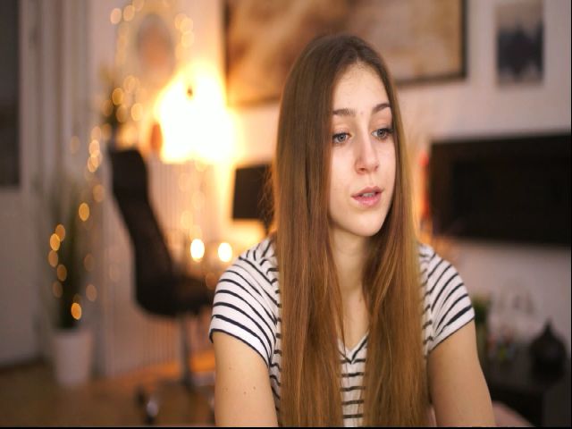 Live sex webcam photo for RivenRose #272229304