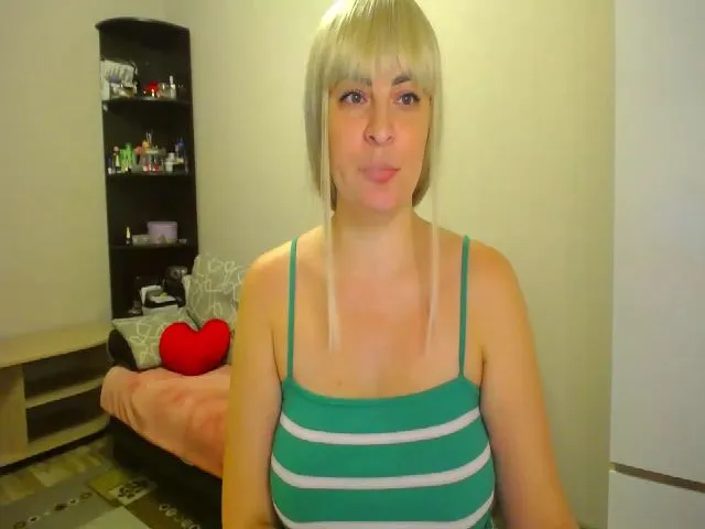 Live sex webcam photo for RocknLinXX #274576280