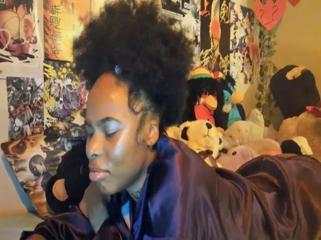 Live sex webcam photo for Rocxxxy #272510316