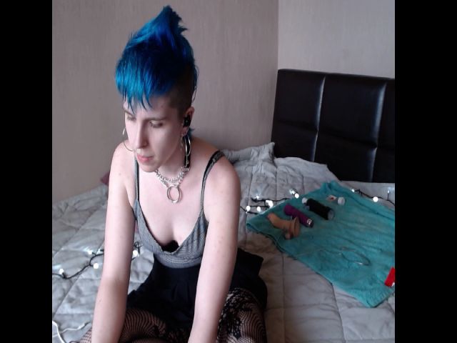 Live sex webcam photo for Rollerslut #273369943