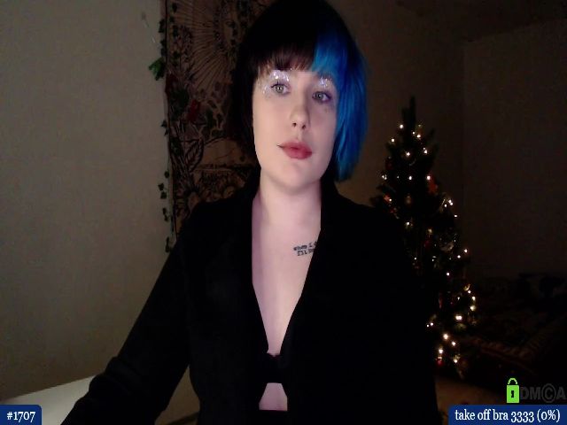 Live sex webcam photo for RoomOfGhosts #271740081