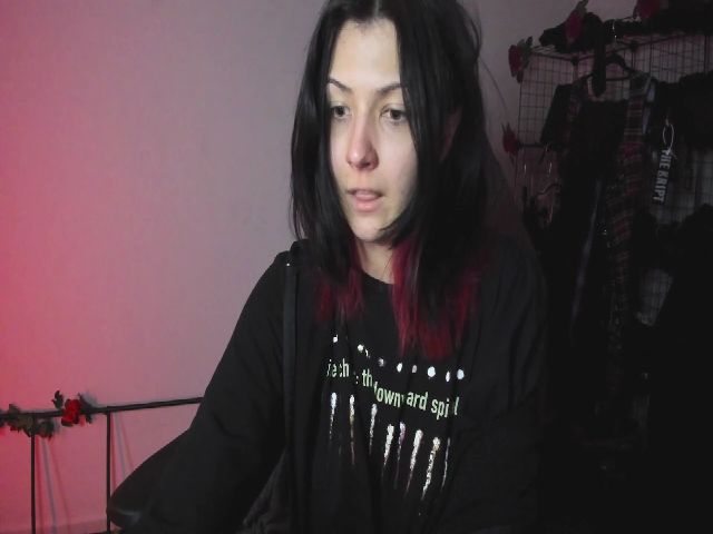 Live sex webcam photo for RoomToAvoid #275004446