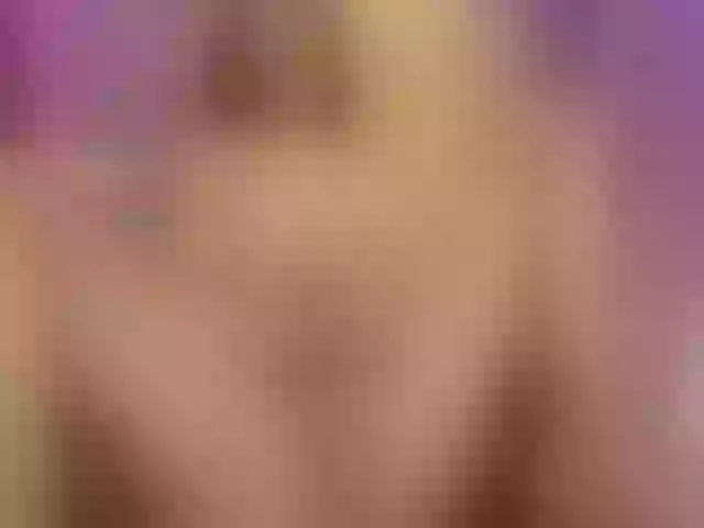 Live sex webcam photo for RoseArianna #274171975