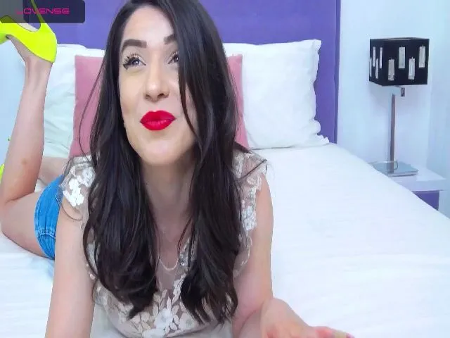 Live sex webcam photo for RoseCharleen #273530764