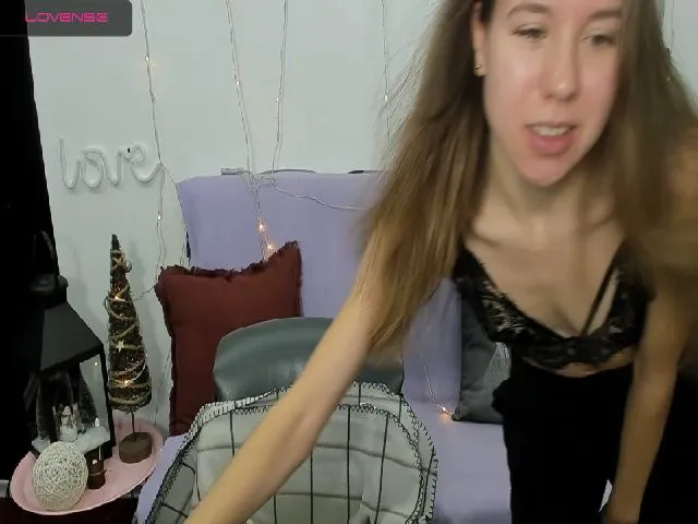 Live sex webcam photo for RoseMoet #271825884