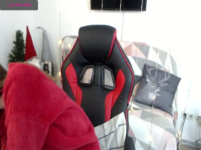 Live sex webcam photo for RoseMoet #271977286